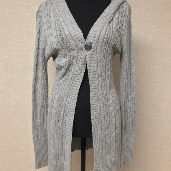 So GRAY KNITTED CARDIGAN SIZE MEDIUM - Picture 2 of 7